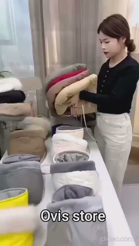 Hoodie Beanie Bonnet Cap Universal Winter Thermal Balaclava Hood with Integrated Face Mask and Windproof Fleece Lining for Extreme Cold Weather Protection ( random colour )